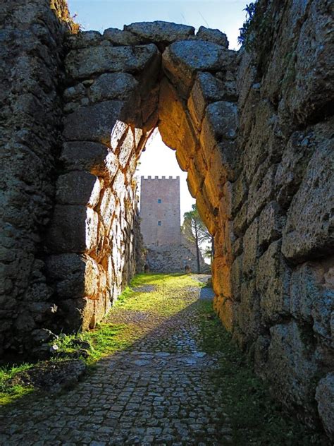 arco a sesto acuto.